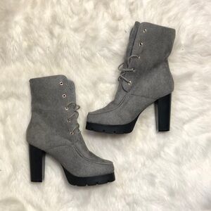 Cape Robins grey platform shearling boots womens 10